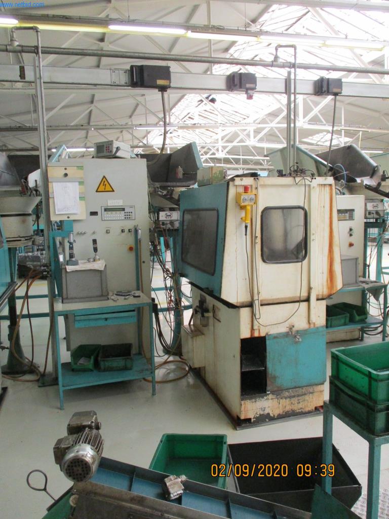 Máquinas para la fabricación de tornillos, pernos y elementos de fijación-1