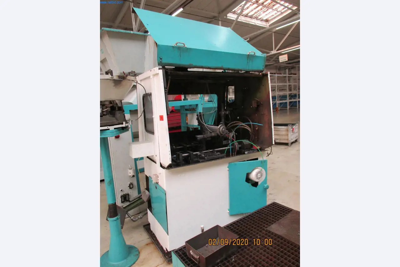 Stroje na výrobu šroubů, svorníků a spojovacího materiálu-1