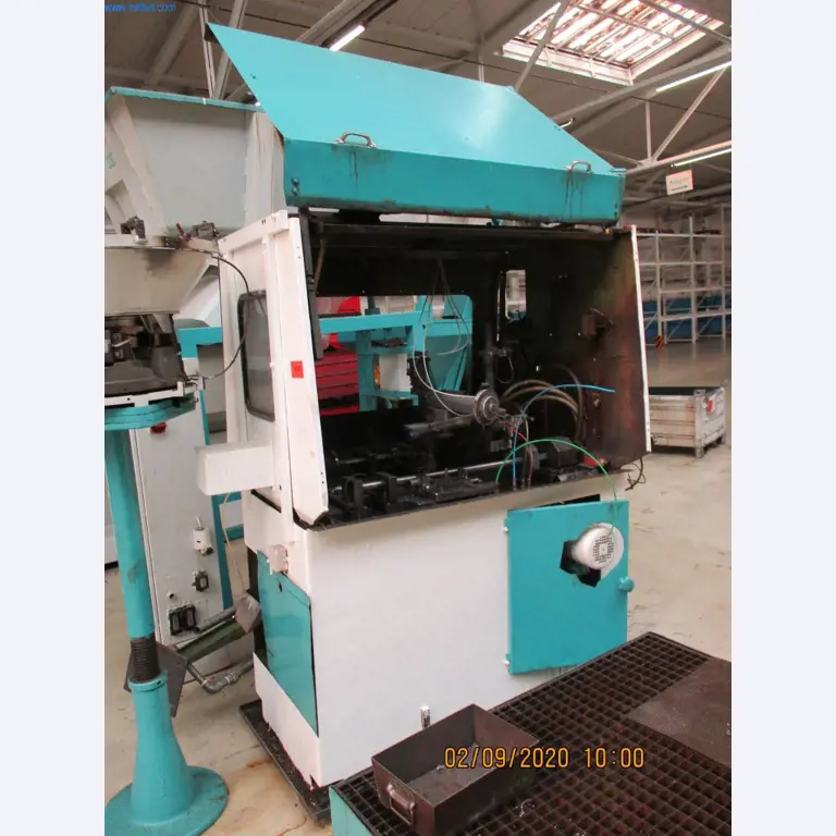 Stroje na výrobu šroubů, svorníků a spojovacího materiálu-1