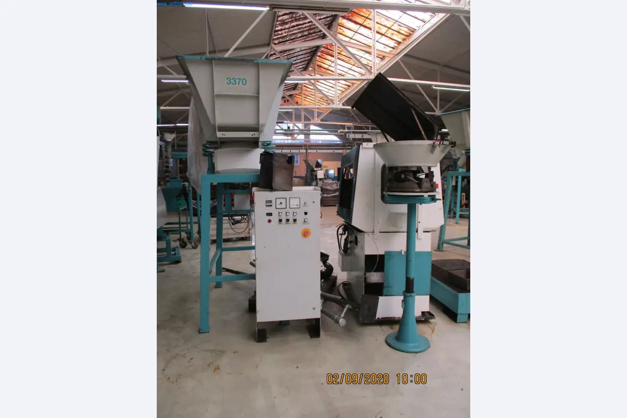 Stroje na výrobu šroubů, svorníků a spojovacího materiálu-3