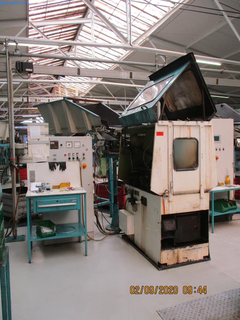 Máquinas para la fabricación de tornillos, pernos y elementos de fijación-1