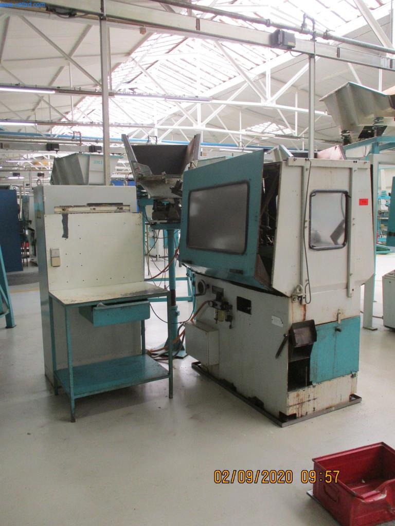 Máquinas para la fabricación de tornillos, pernos y elementos de fijación-1