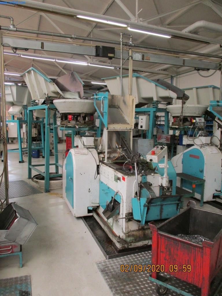 Máquinas para la fabricación de tornillos, pernos y elementos de fijación-1