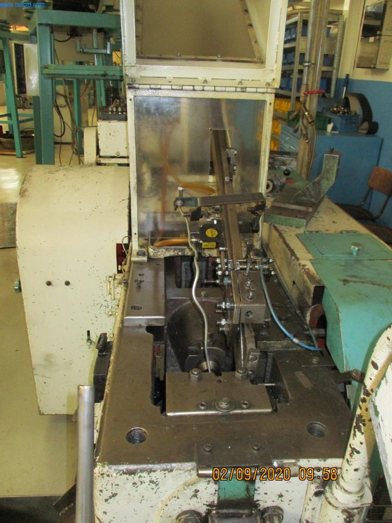 Máquinas para la fabricación de tornillos, pernos y elementos de fijación-2