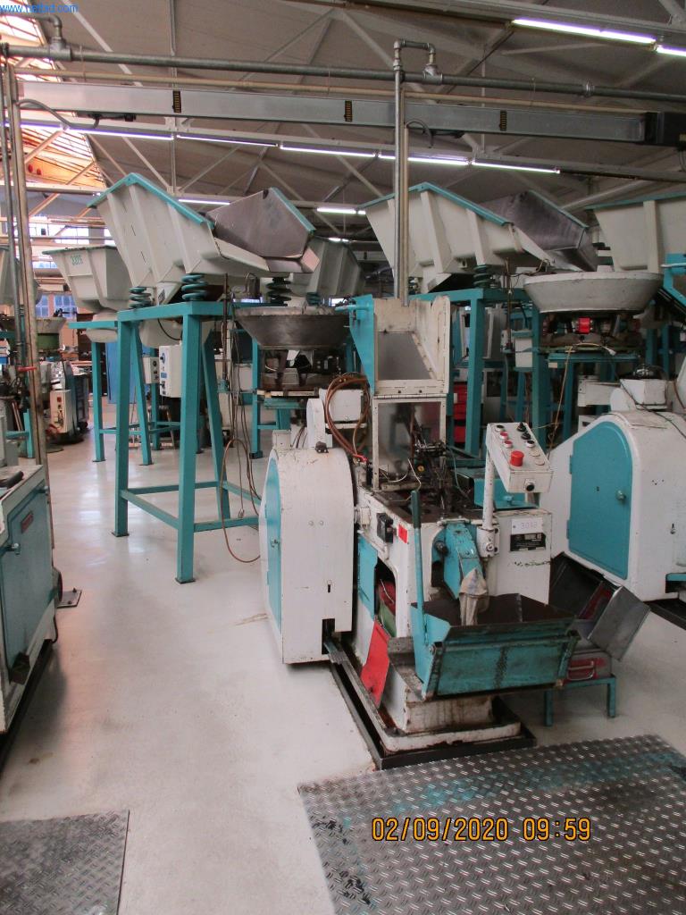 Máquinas para la fabricación de tornillos, pernos y elementos de fijación-1