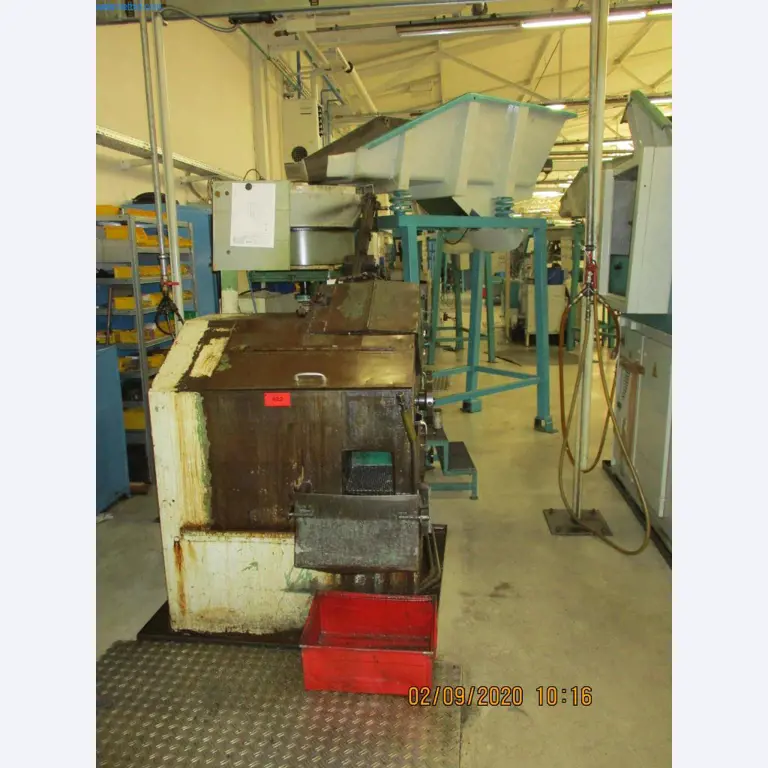 Máquinas para la fabricación de tornillos, pernos y elementos de fijación-1