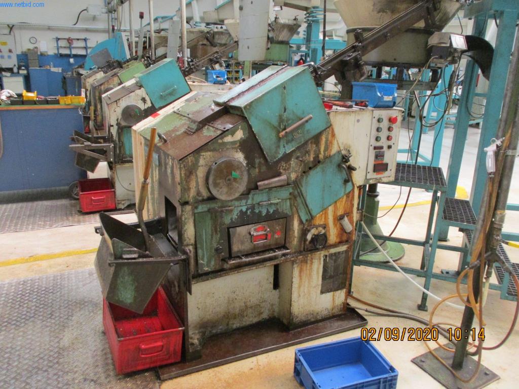 Máquinas para la fabricación de tornillos, pernos y elementos de fijación-3