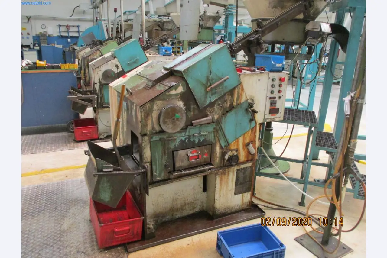 Máquinas para la fabricación de tornillos, pernos y elementos de fijación-3