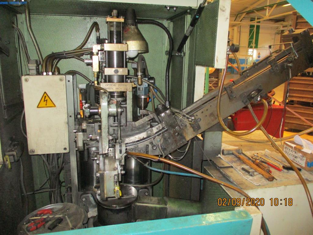 Máquinas para la fabricación de tornillos, pernos y elementos de fijación-3