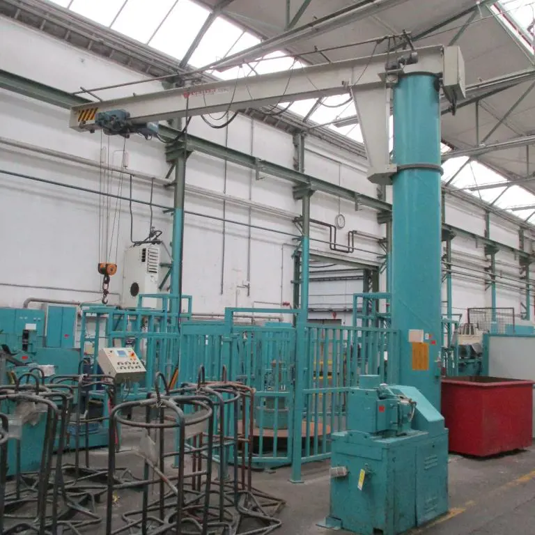 1  Column mounted slewing crane