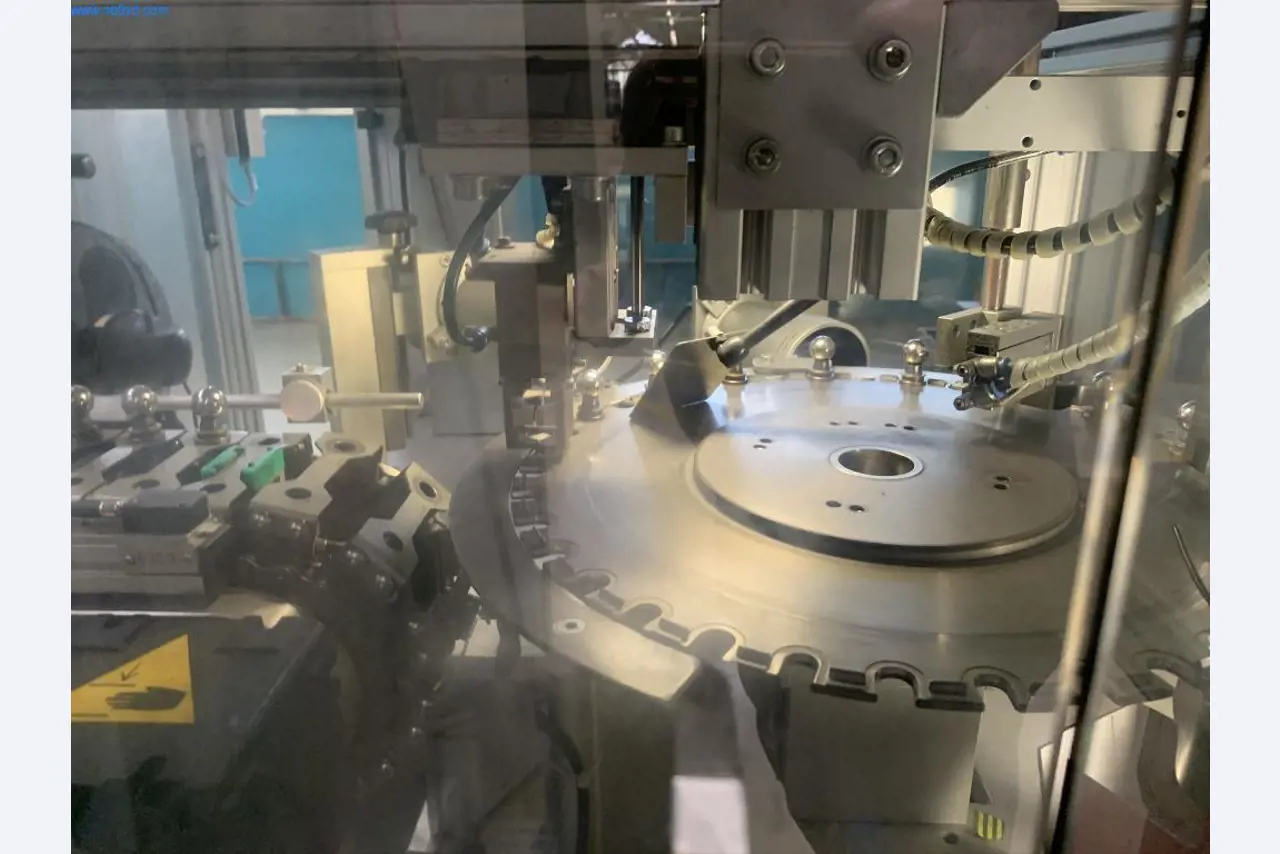 Machines pour la fabrication de vis, de boulons et de matériel de fixation-13