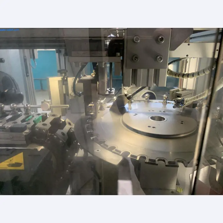 Machines pour la fabrication de vis, de boulons et de matériel de fixation-13