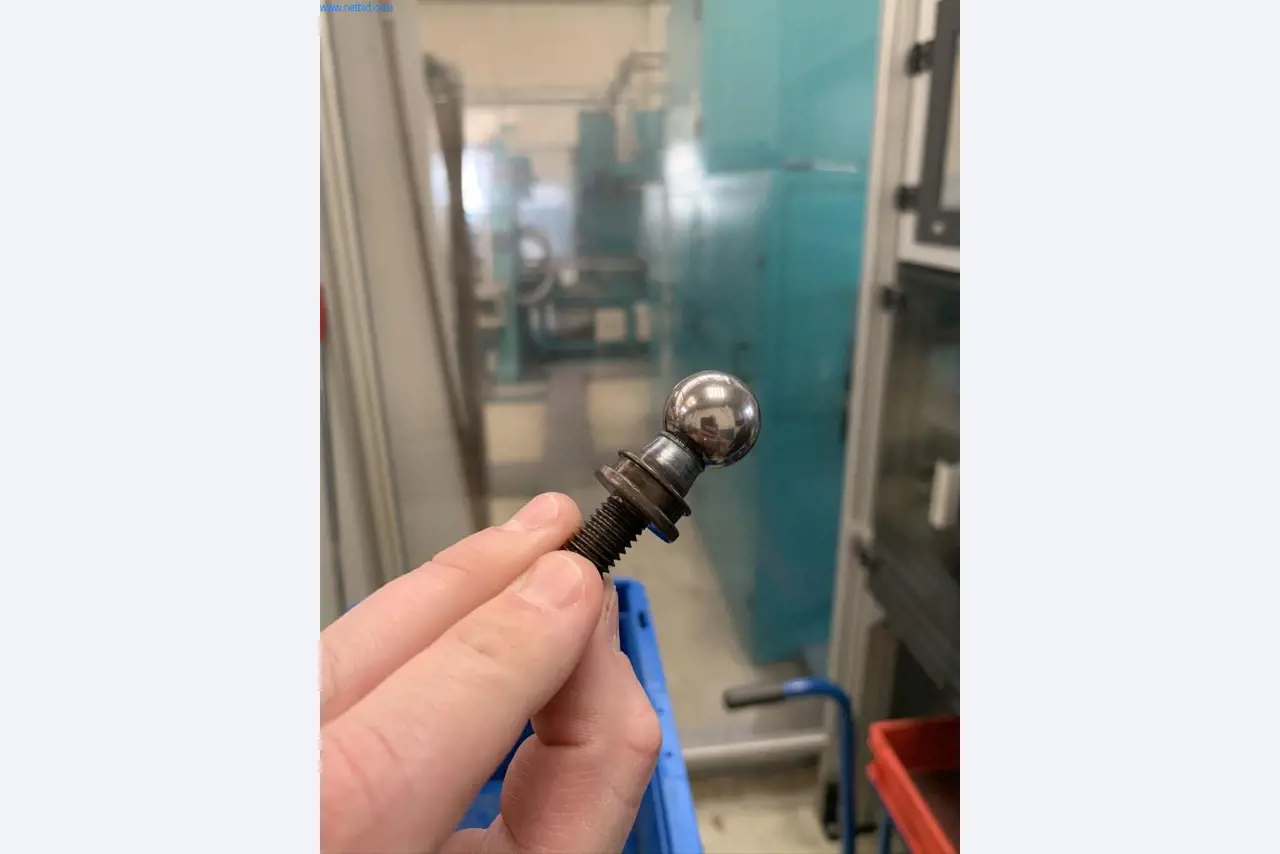 Machines pour la fabrication de vis, de boulons et de matériel de fixation-14