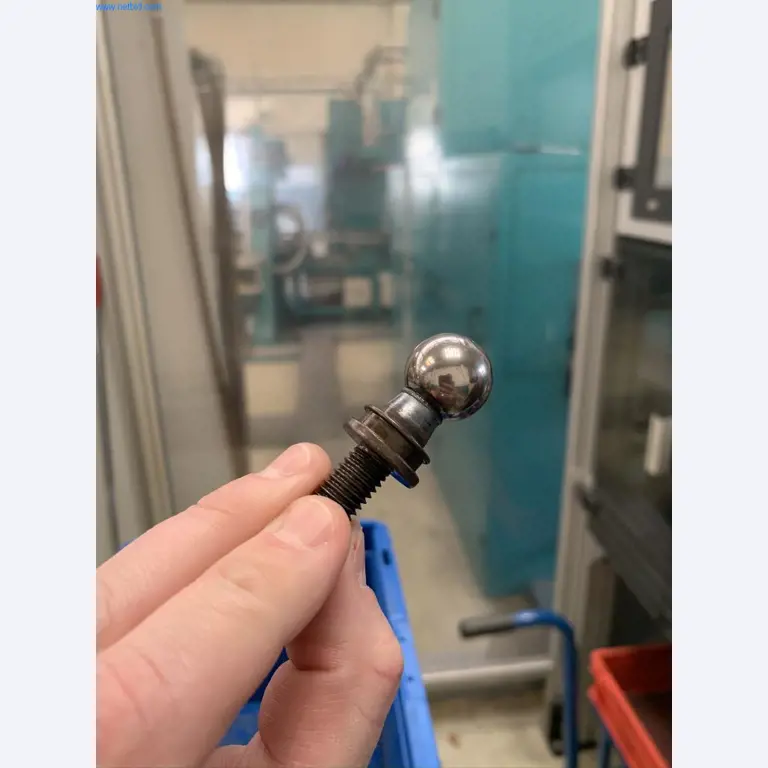 Machines pour la fabrication de vis, de boulons et de matériel de fixation-14