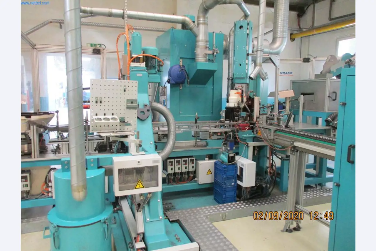 Machines pour la fabrication de vis, de boulons et de matériel de fixation-2