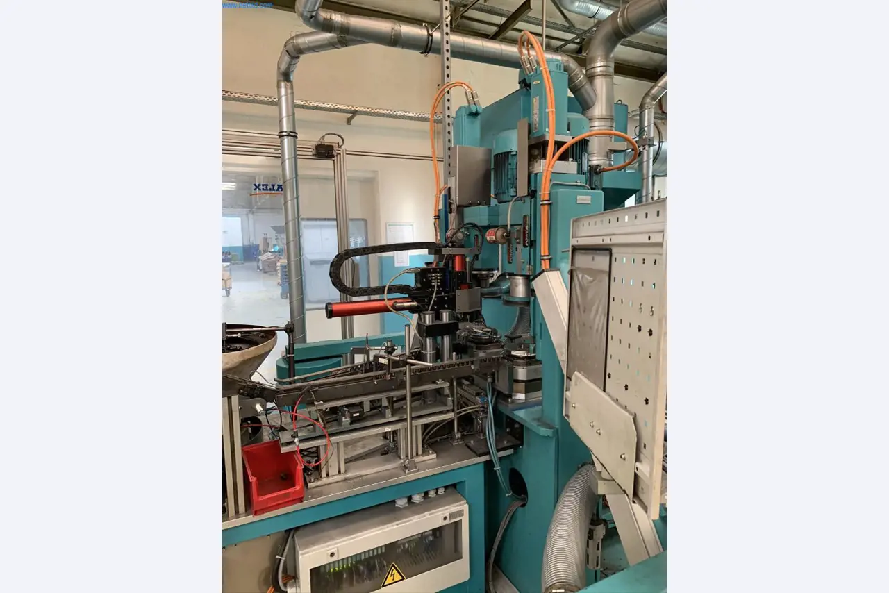 Machines pour la fabrication de vis, de boulons et de matériel de fixation-8