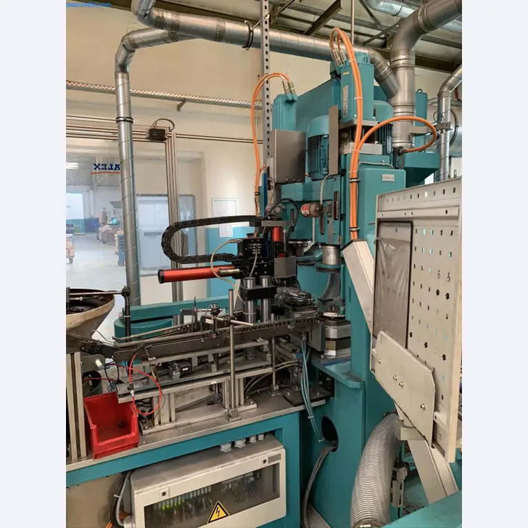 Machines pour la fabrication de vis, de boulons et de matériel de fixation-8