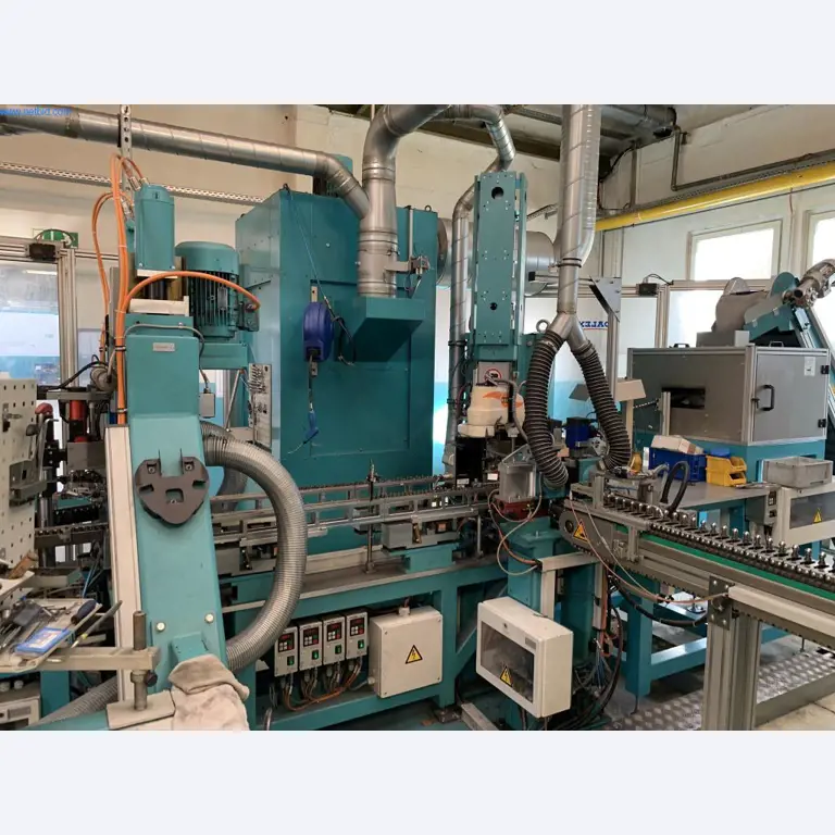 Machines pour la fabrication de vis, de boulons et de matériel de fixation-9