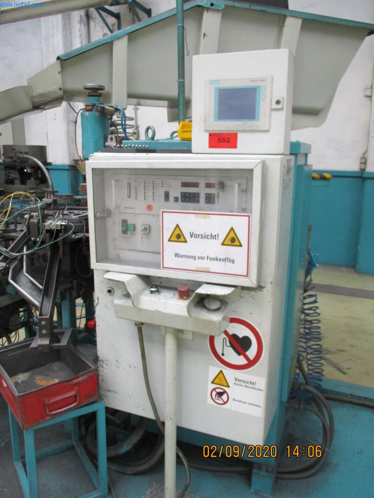 Máquinas para la fabricación de tornillos, pernos y elementos de fijación-3