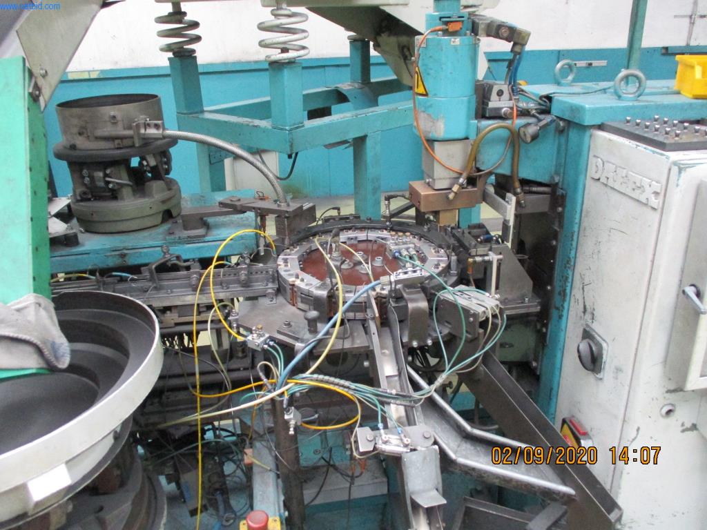 Máquinas para la fabricación de tornillos, pernos y elementos de fijación-4