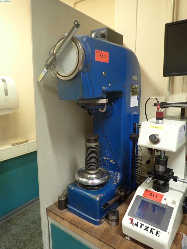 Máquinas para la fabricación de tornillos, pernos y elementos de fijación-1