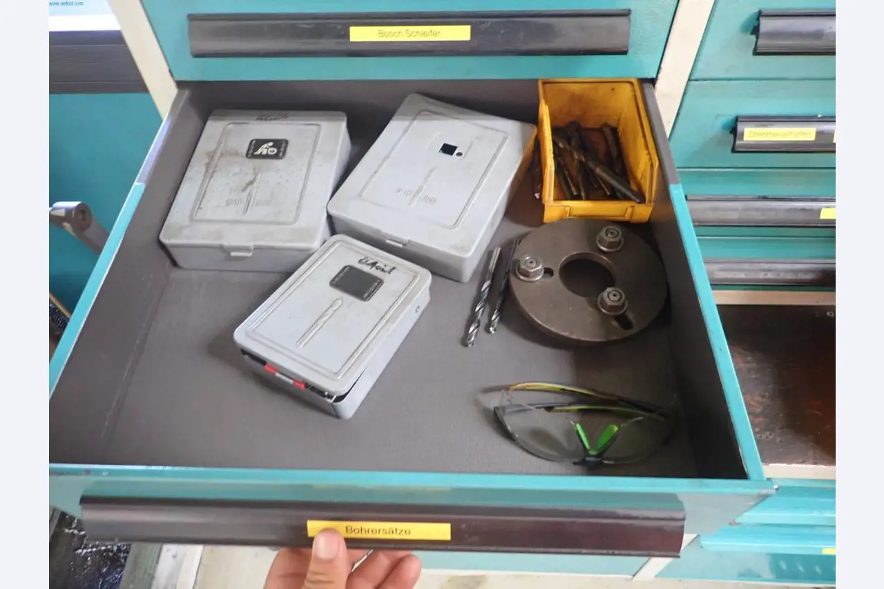 Máquinas para la fabricación de tornillos, pernos y elementos de fijación-3