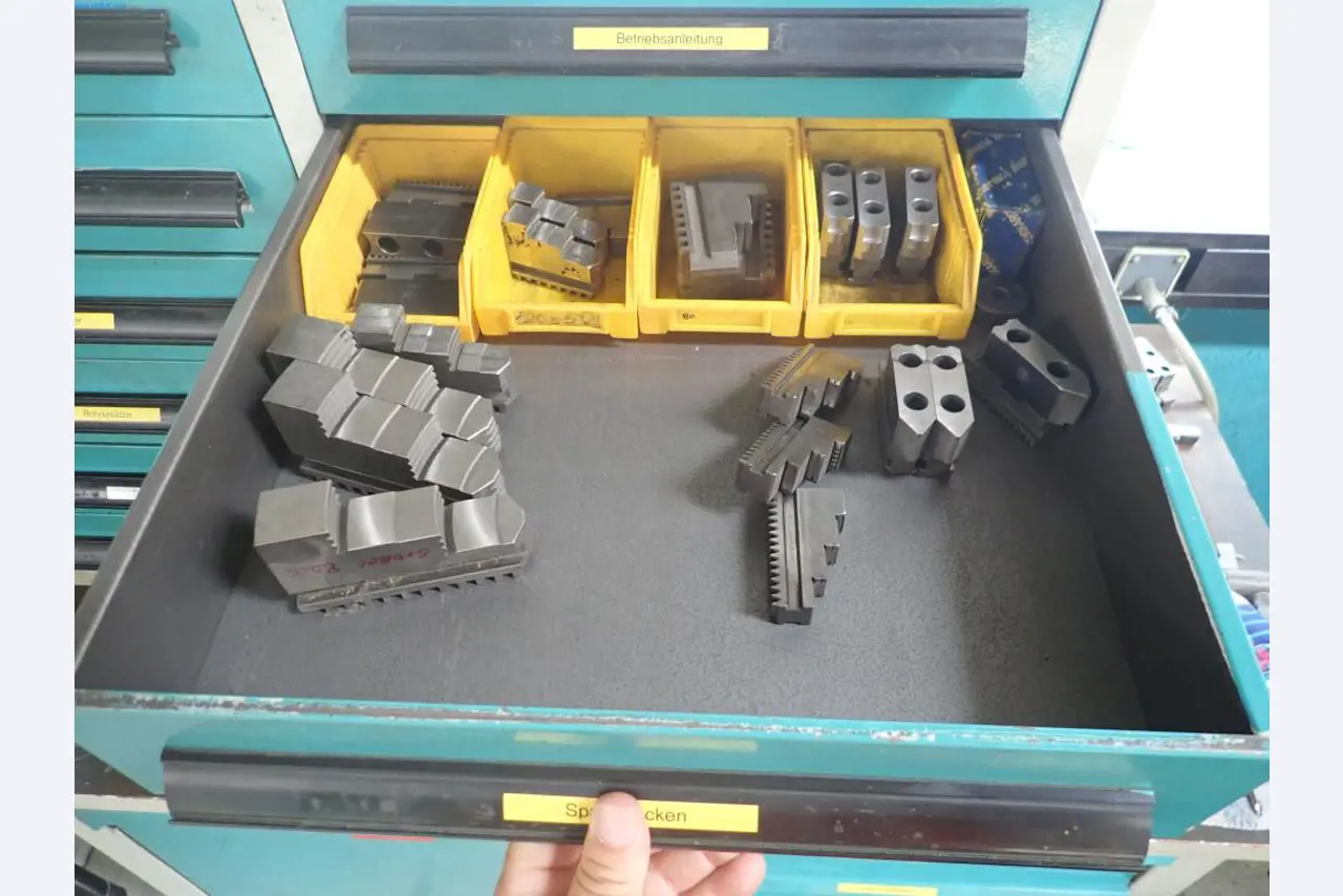 Máquinas para la fabricación de tornillos, pernos y elementos de fijación-5