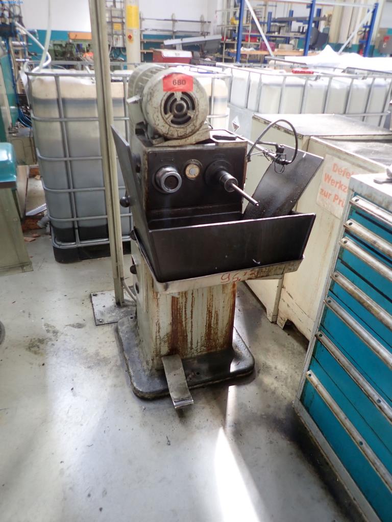 Máquinas para la fabricación de tornillos, pernos y elementos de fijación-1