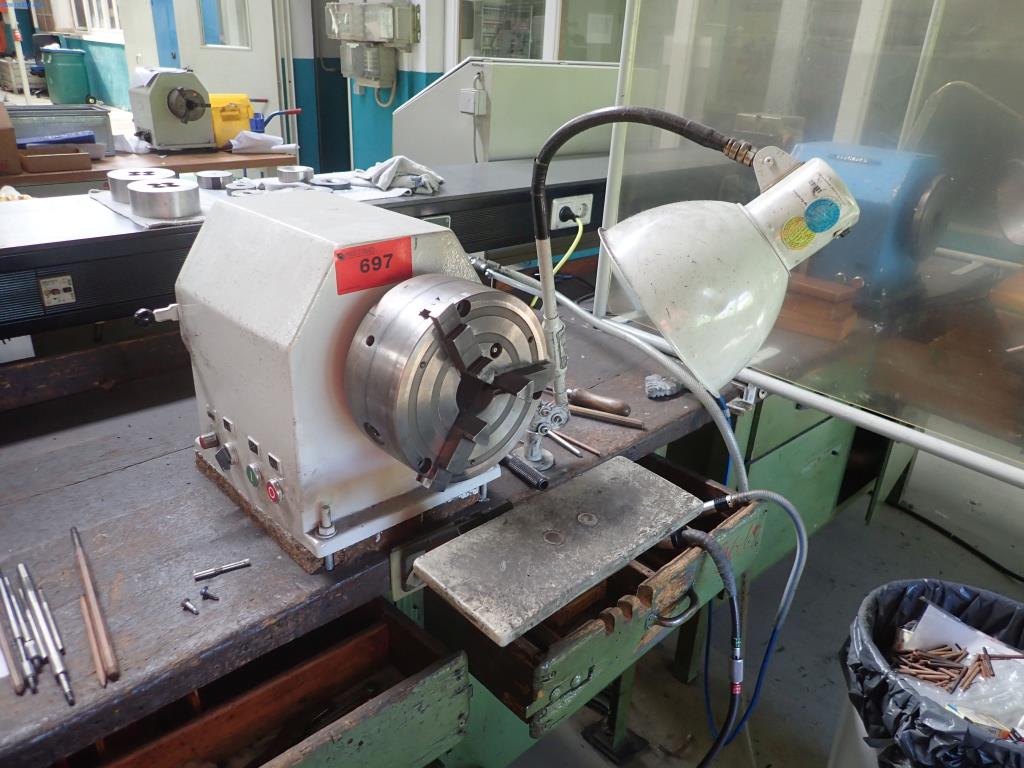 Máquinas para la fabricación de tornillos, pernos y elementos de fijación-1