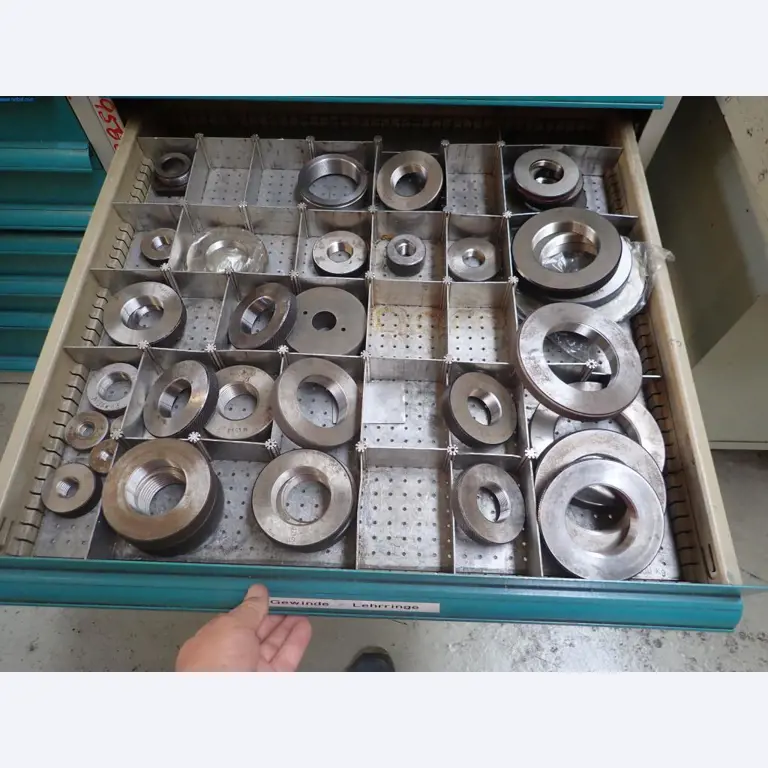 Machines voor de productie van schroeven, bouten en bevestigingsmiddelen-11