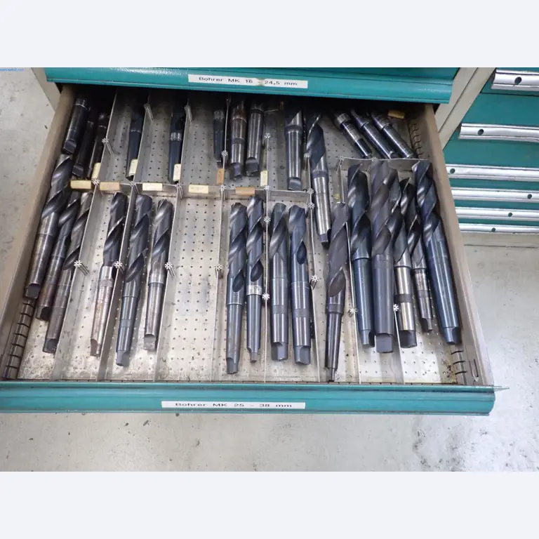 Machines voor de productie van schroeven, bouten en bevestigingsmiddelen-7