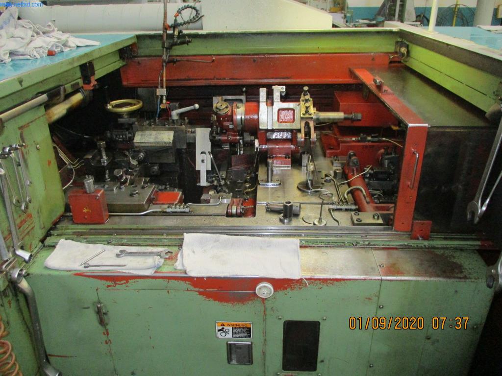 Máquinas para la fabricación de tornillos, pernos y elementos de fijación-4