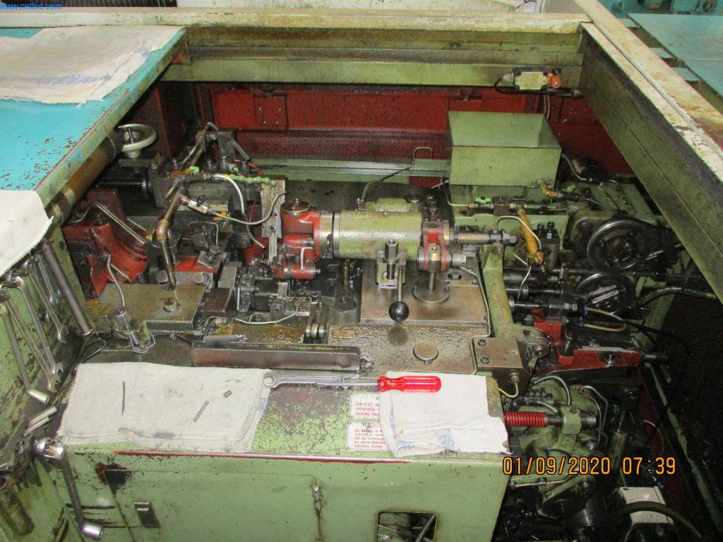 Máquinas para la fabricación de tornillos, pernos y elementos de fijación-4