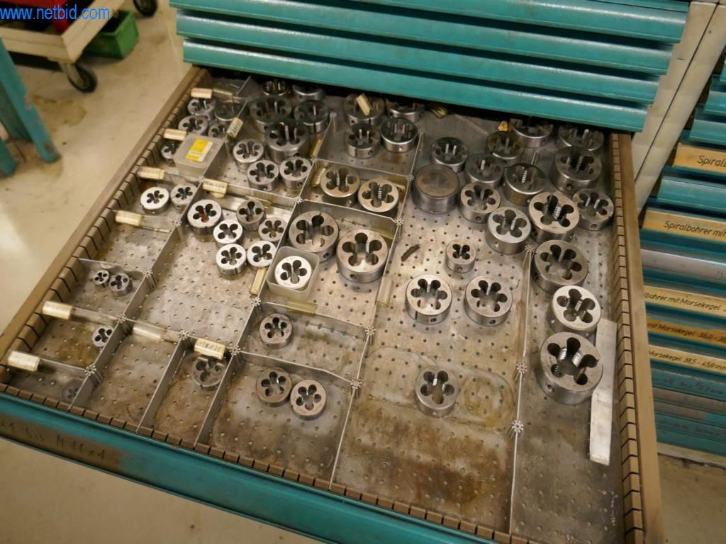 Máquinas para la fabricación de tornillos, pernos y elementos de fijación-4