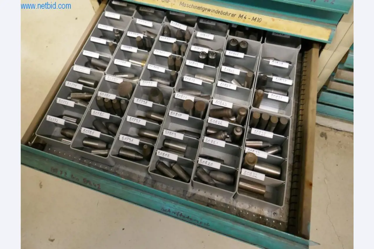 Máquinas para la fabricación de tornillos, pernos y elementos de fijación-5