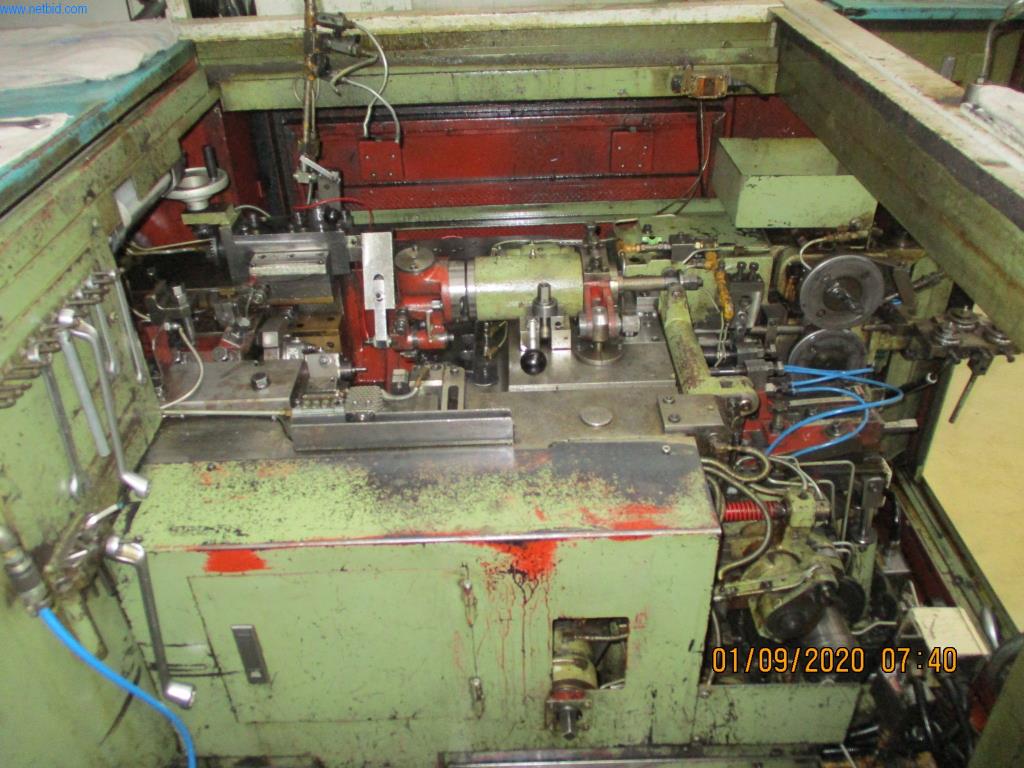 Máquinas para la fabricación de tornillos, pernos y elementos de fijación-4