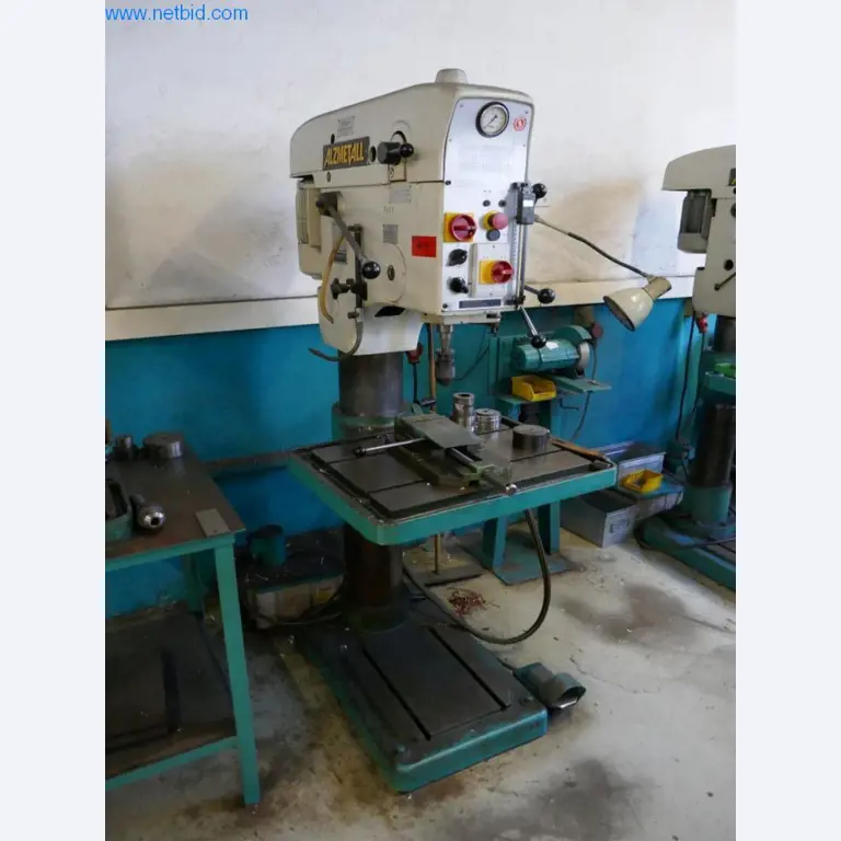 Máquinas para la fabricación de tornillos, pernos y elementos de fijación-1