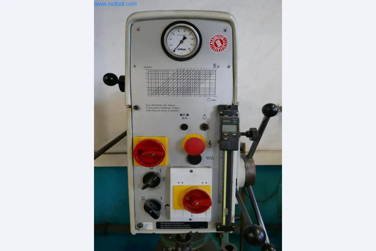 Máquinas para la fabricación de tornillos, pernos y elementos de fijación-4