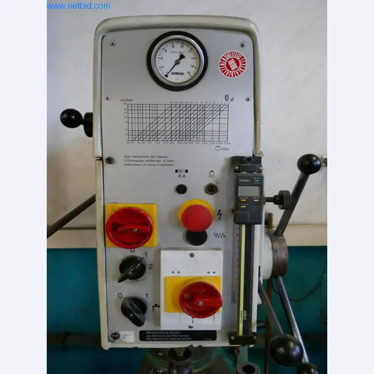 Máquinas para la fabricación de tornillos, pernos y elementos de fijación-4