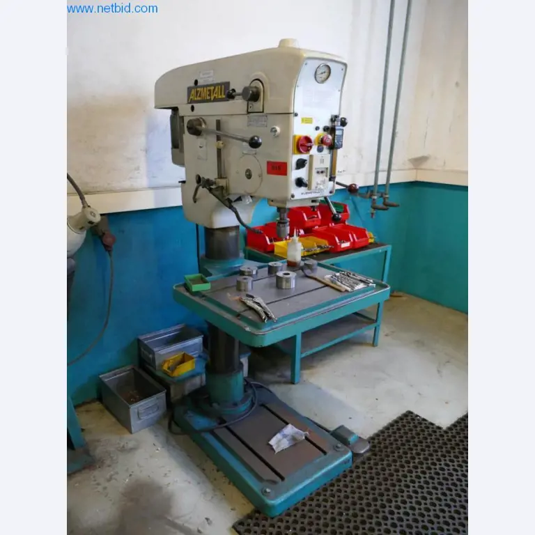 Máquinas para la fabricación de tornillos, pernos y elementos de fijación-1