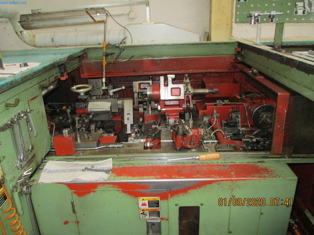 Máquinas para la fabricación de tornillos, pernos y elementos de fijación-4