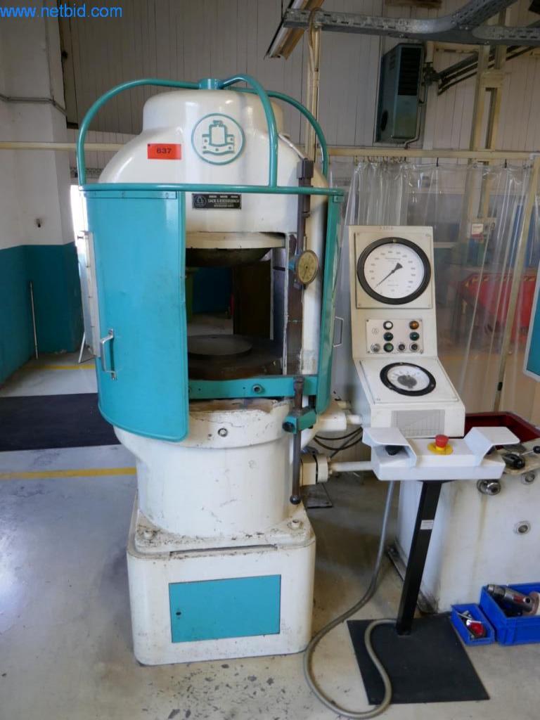 Máquinas para la fabricación de tornillos, pernos y elementos de fijación-1