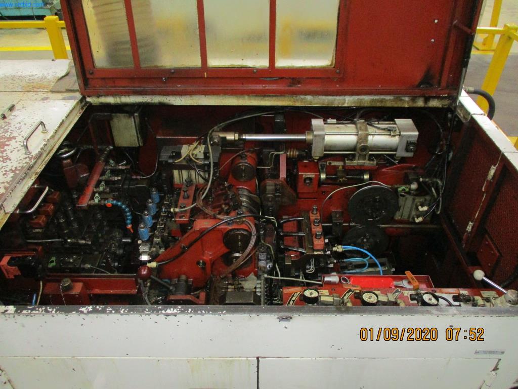 Máquinas para la fabricación de tornillos, pernos y elementos de fijación-3