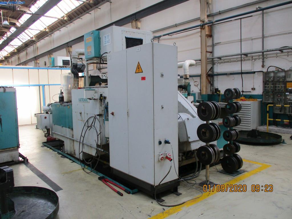 Máquinas para la fabricación de tornillos, pernos y elementos de fijación-1