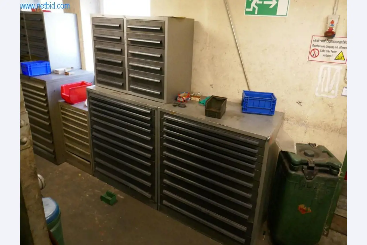 Machines voor de productie van schroeven, bouten en bevestigingsmiddelen-1