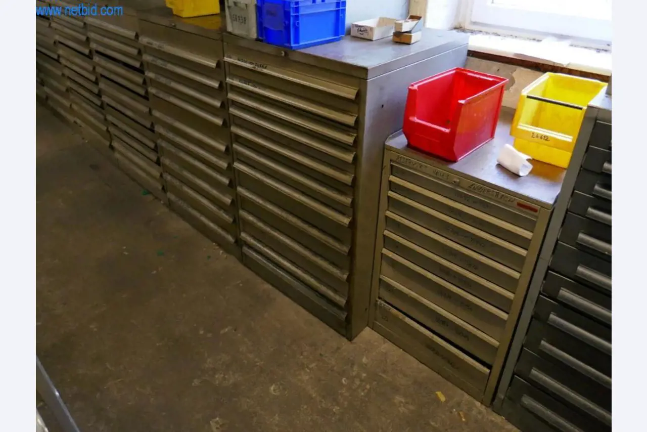 Machines voor de productie van schroeven, bouten en bevestigingsmiddelen-2