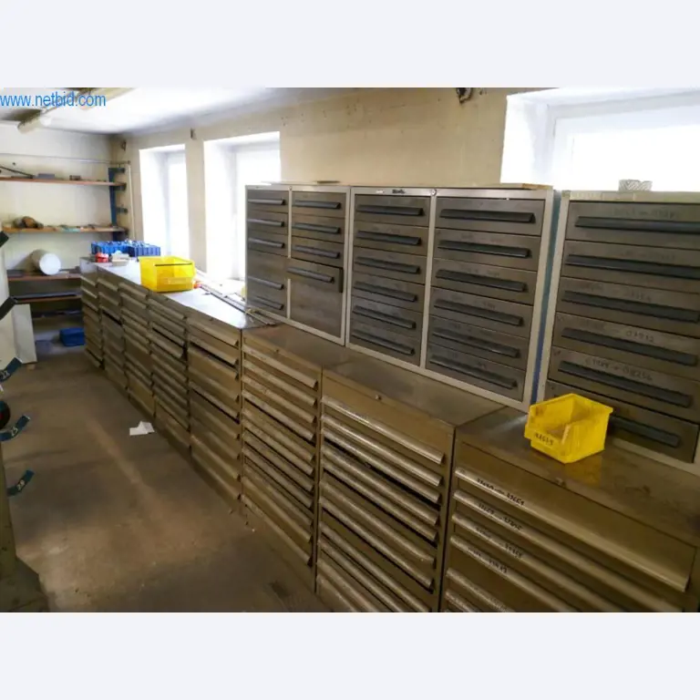 Machines voor de productie van schroeven, bouten en bevestigingsmiddelen-3