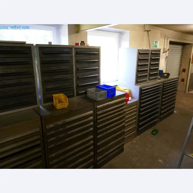 Machines voor de productie van schroeven, bouten en bevestigingsmiddelen-4