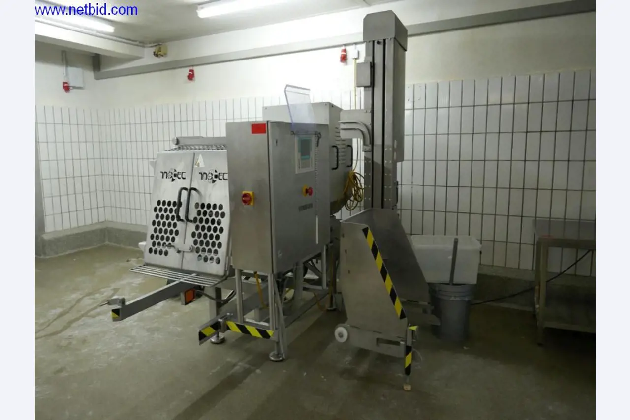 Goed onderhouden machines en apparatuur in een slagerij-11