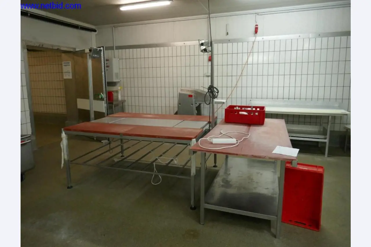 Goed onderhouden machines en apparatuur in een slagerij-12